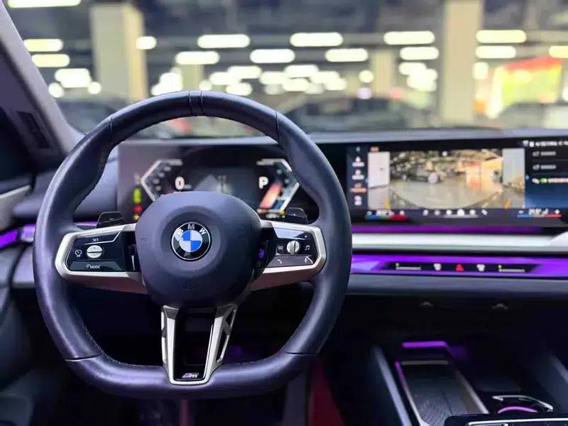 2024 BMW 5 Series 530Li Leading Edition M Sport Package — миниатюра 9