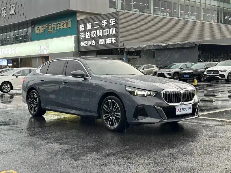 2024 BMW 5 Series 525Li M Sport Package — миниатюра 3