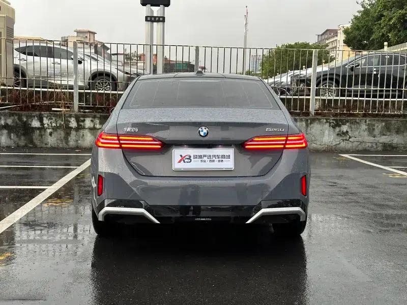 2024 BMW 5 Series 525Li M Sport Package — миниатюра 5