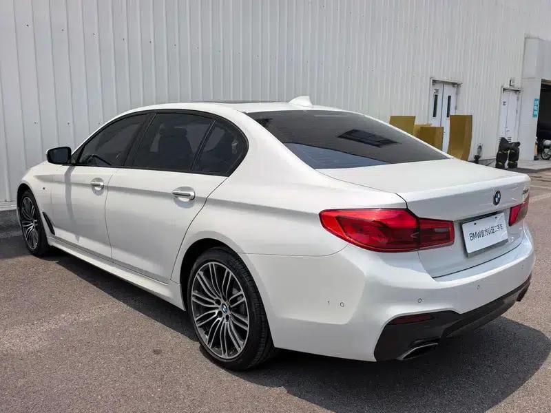 2018 BMW 5 Series 530Li Leading Edition M Sport Package — миниатюра 4