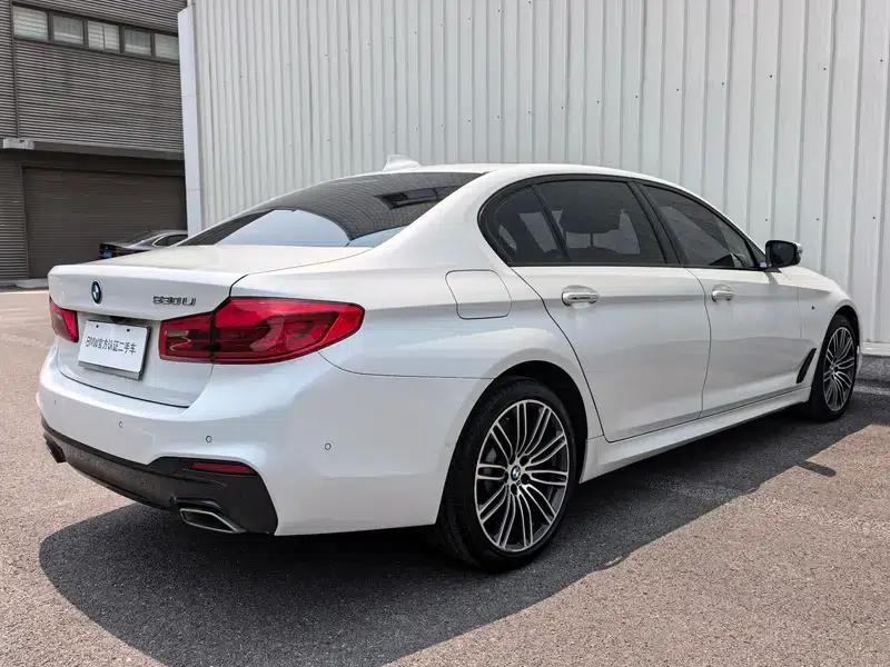 2018 BMW 5 Series 530Li Leading Edition M Sport Package — миниатюра 6