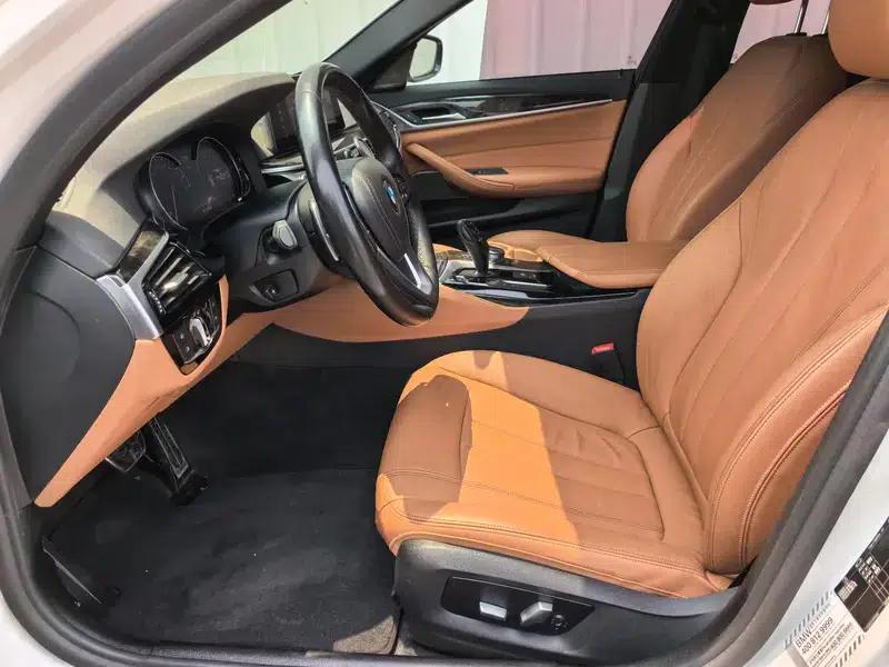 2018 BMW 5 Series 530Li Leading Edition M Sport Package — миниатюра 8