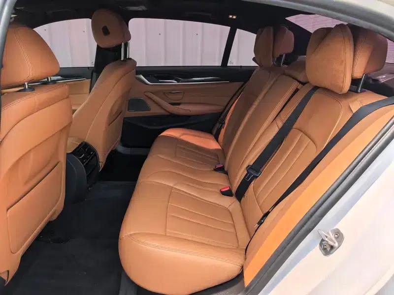 2018 BMW 5 Series 530Li Leading Edition M Sport Package — миниатюра 9