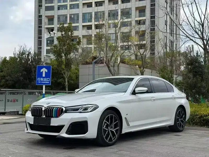2022 BMW 5 Series 530Li Luxury M Sport Package — миниатюра 1