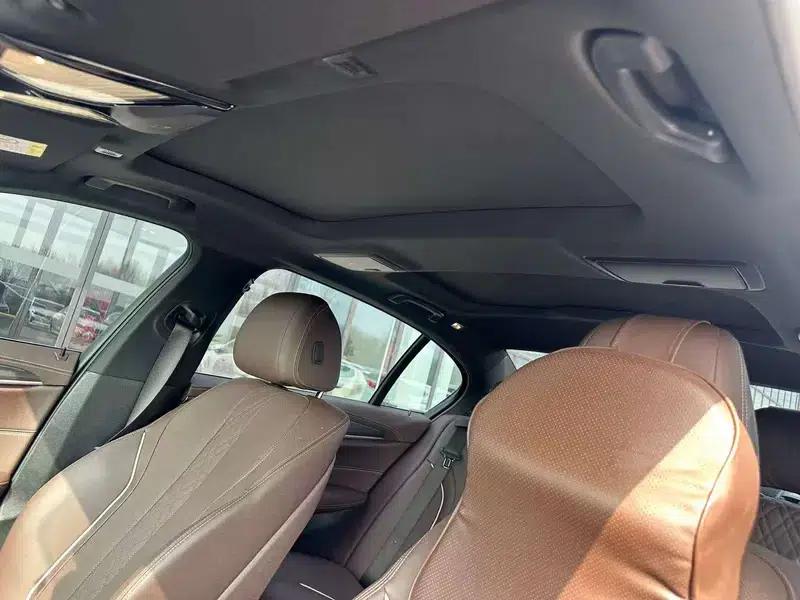 2021 BMW 5 Series 530Li Leading Edition M Sport Package — миниатюра 18