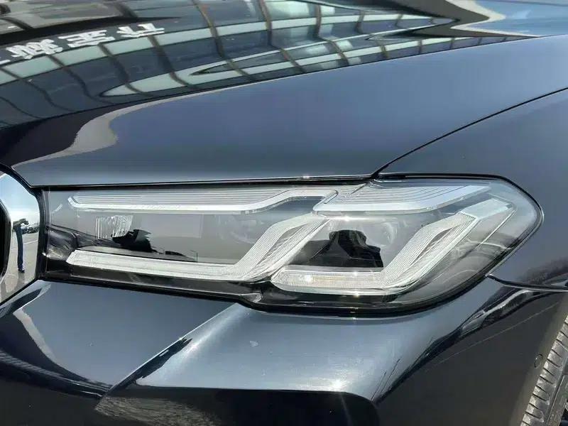 2021 BMW 5 Series 530Li Leading Edition M Sport Package — миниатюра 8