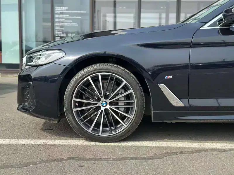2021 BMW 5 Series 530Li Leading Edition M Sport Package — миниатюра 9