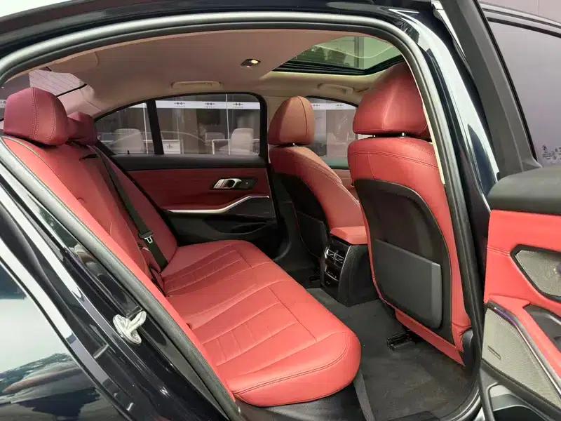 2022 BMW 3 Series Facelift 325i M Sport Shadow Edition — миниатюра 13