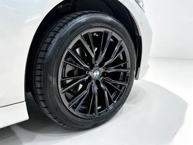 2023 BMW 3 Series 325i M Sport Shadow Edition — миниатюра 8
