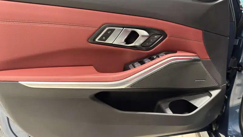 2025 BMW 3 Series 330i M Sport Shadow Edition — миниатюра 12