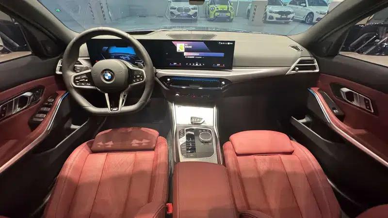 2025 BMW 3 Series 330i M Sport Shadow Edition — миниатюра 16