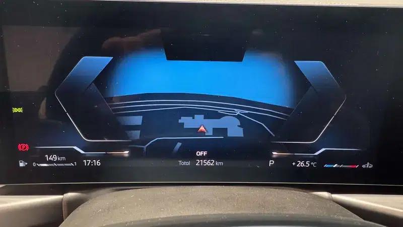 2025 BMW 3 Series 330i M Sport Shadow Edition — миниатюра 17