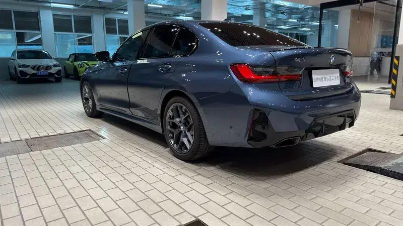 2025 BMW 3 Series 330i M Sport Shadow Edition — миниатюра 5