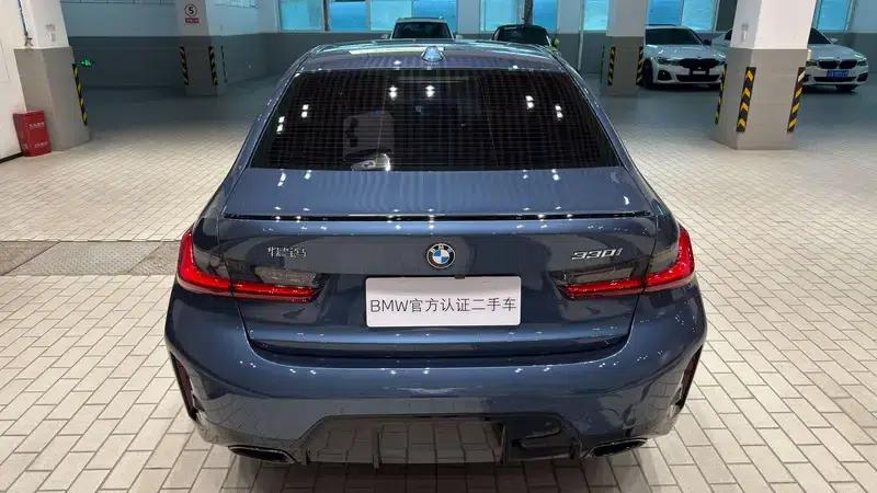2025 BMW 3 Series 330i M Sport Shadow Edition — миниатюра 6
