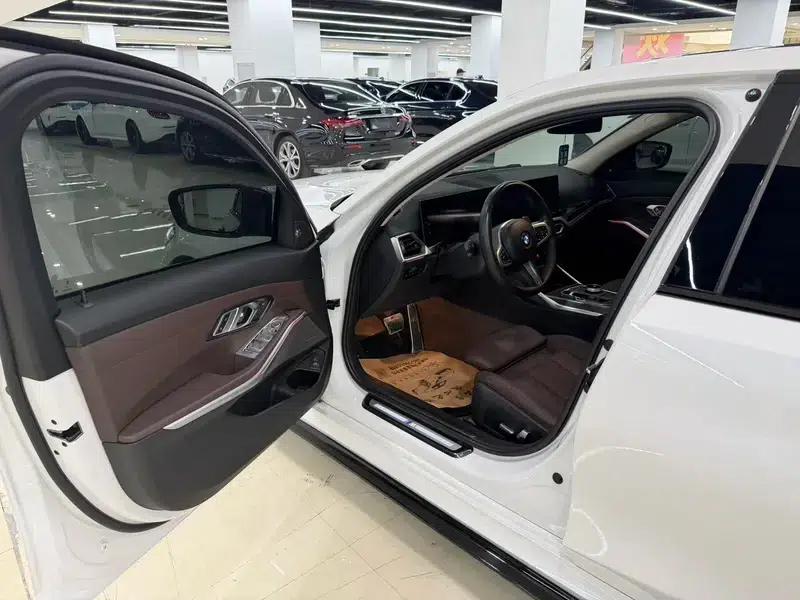 2023 BMW 3 Series 320Li M Sport Package — миниатюра 9