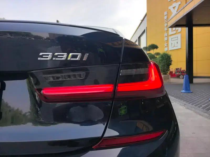 2021 BMW 3 Series 330i M Sport Shadow Edition — миниатюра 11