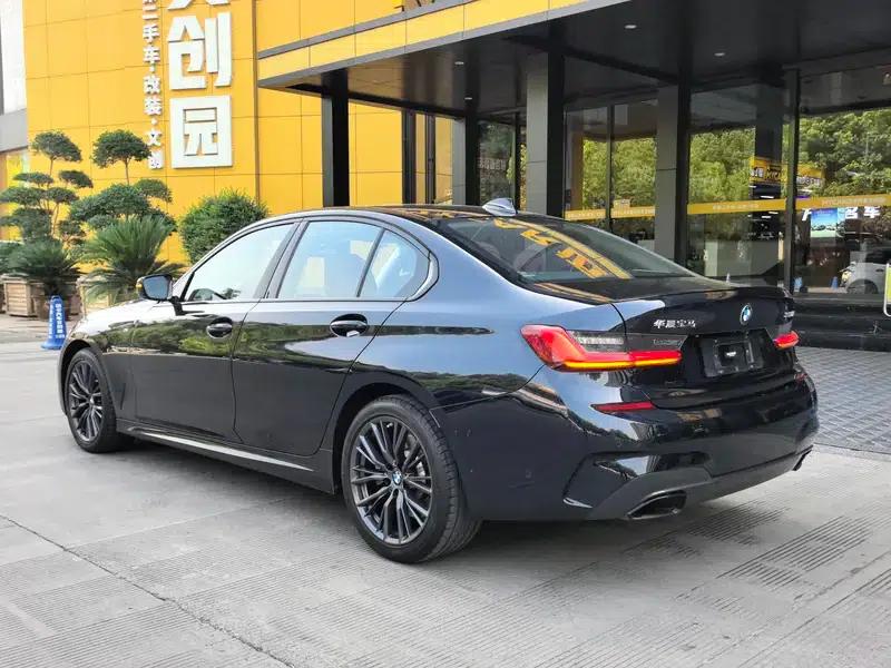 2021 BMW 3 Series 330i M Sport Shadow Edition — миниатюра 4