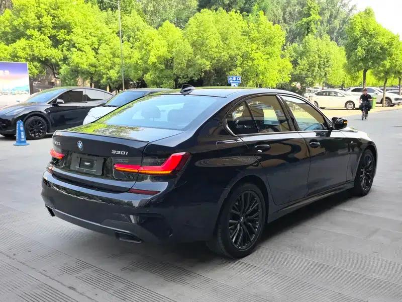 2021 BMW 3 Series 330i M Sport Shadow Edition — миниатюра 6