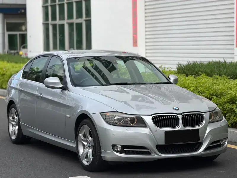 2011 BMW 3 Series 325i Luxury — миниатюра 3