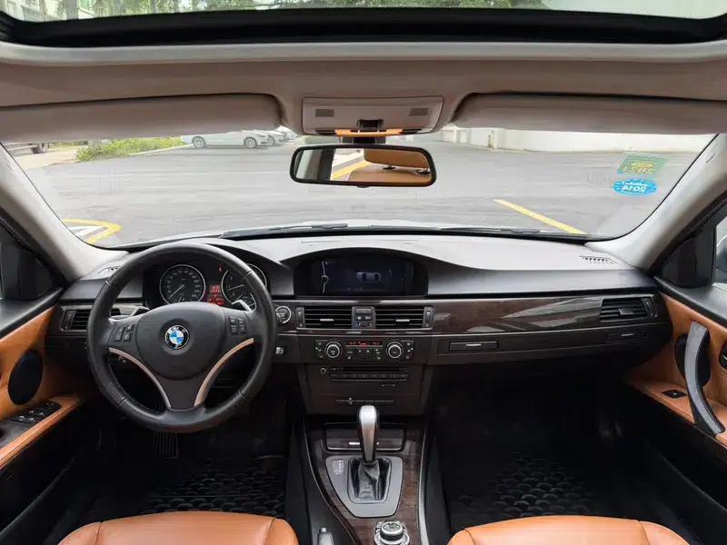 2011 BMW 3 Series 325i Luxury — миниатюра 7