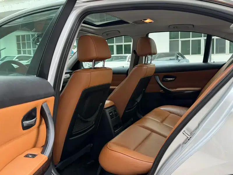 2011 BMW 3 Series 325i Luxury — миниатюра 10