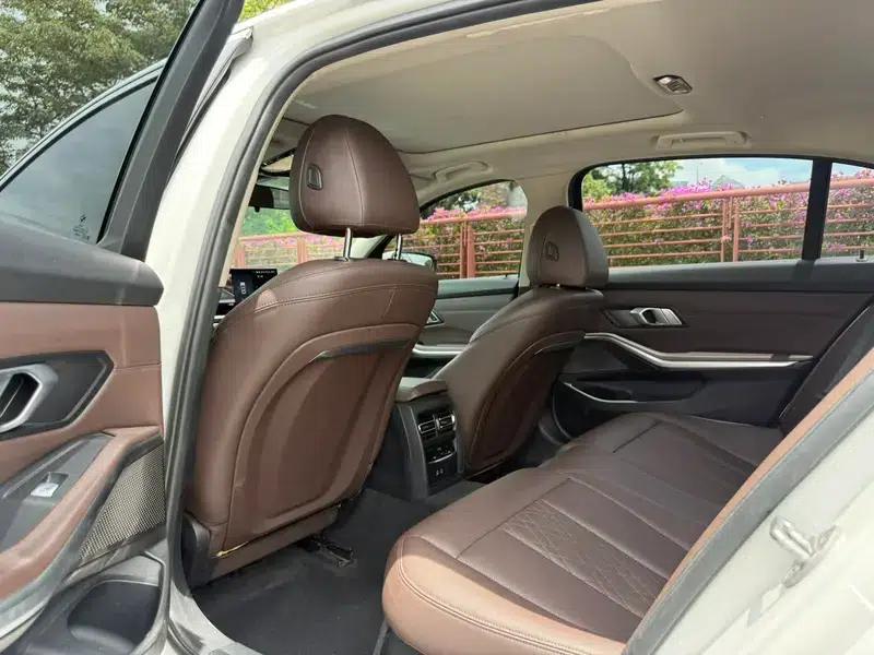 2023 BMW 3 Series 320Li M Sport Package — миниатюра 12