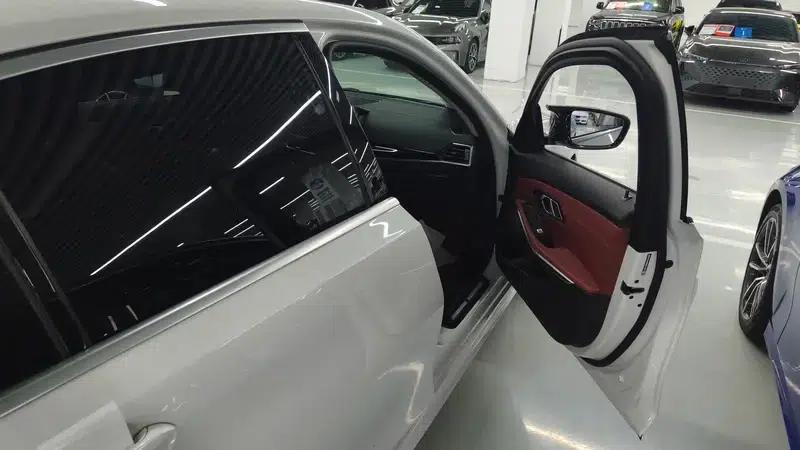 2023 BMW 3 Series 320Li M Sport Package — миниатюра 10