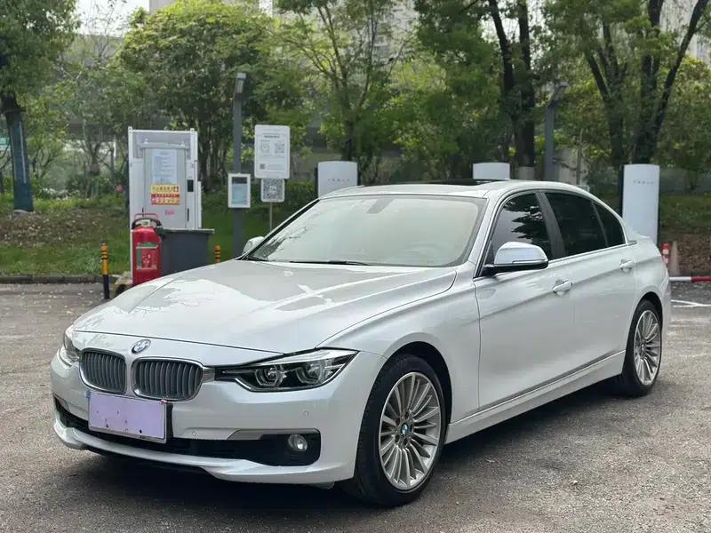BMW 3 Series 2019 320Li Fashion Edition — миниатюра 1