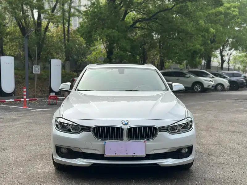BMW 3 Series 2019 320Li Fashion Edition — миниатюра 2