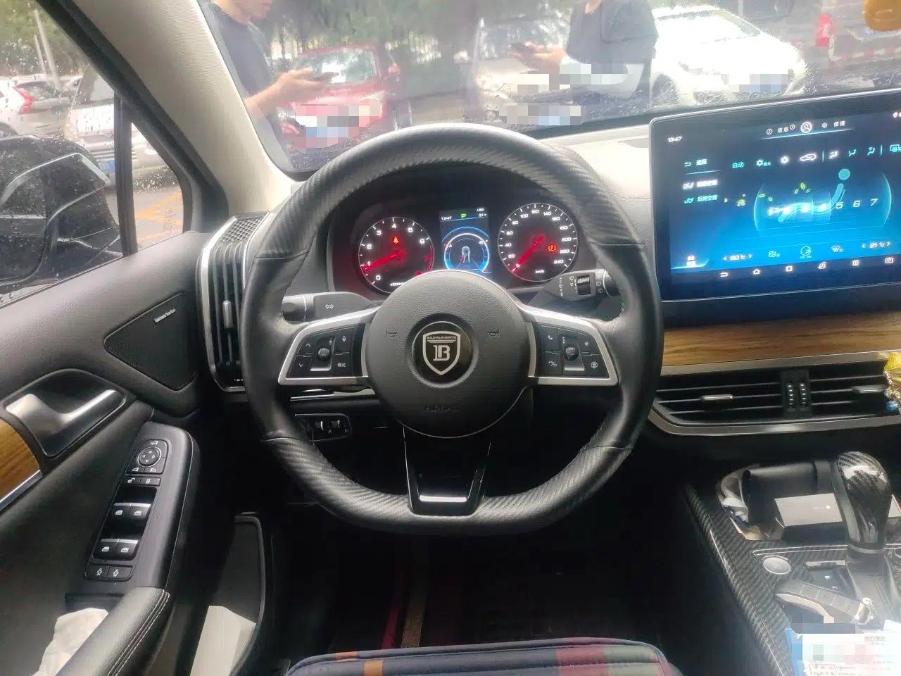 BYD Tang 2018 2.0T Automatic Smart Connect Prestige 7-Seater China V Standard — миниатюра 10
