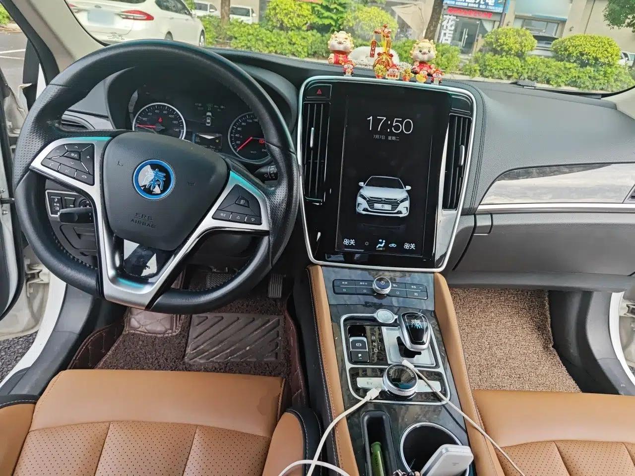 BYD Qin New Energy 2017 1.5T Luxury Model — миниатюра 9