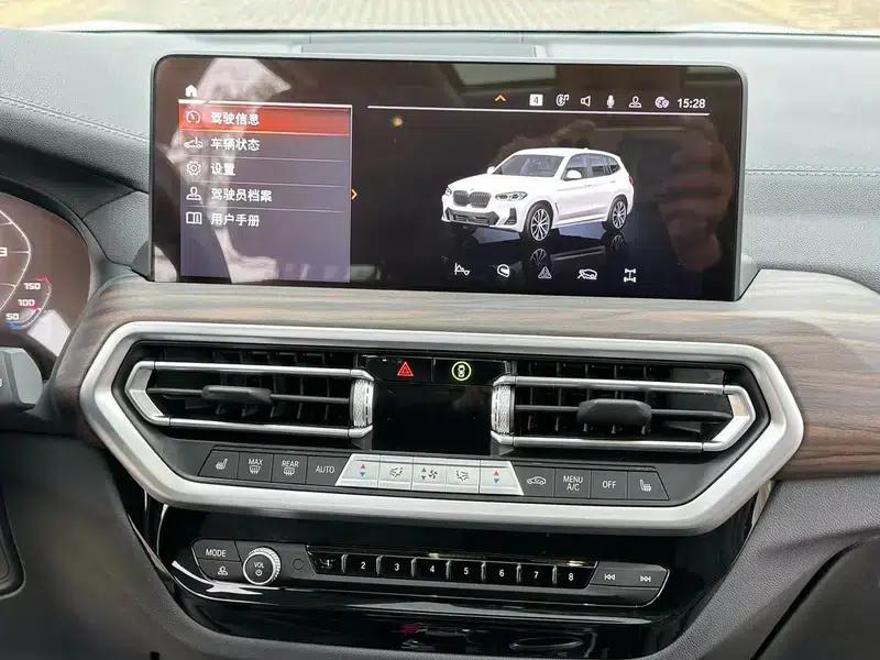 BMW X3 2022 xDrive30i Luxury M Sport Package — миниатюра 17