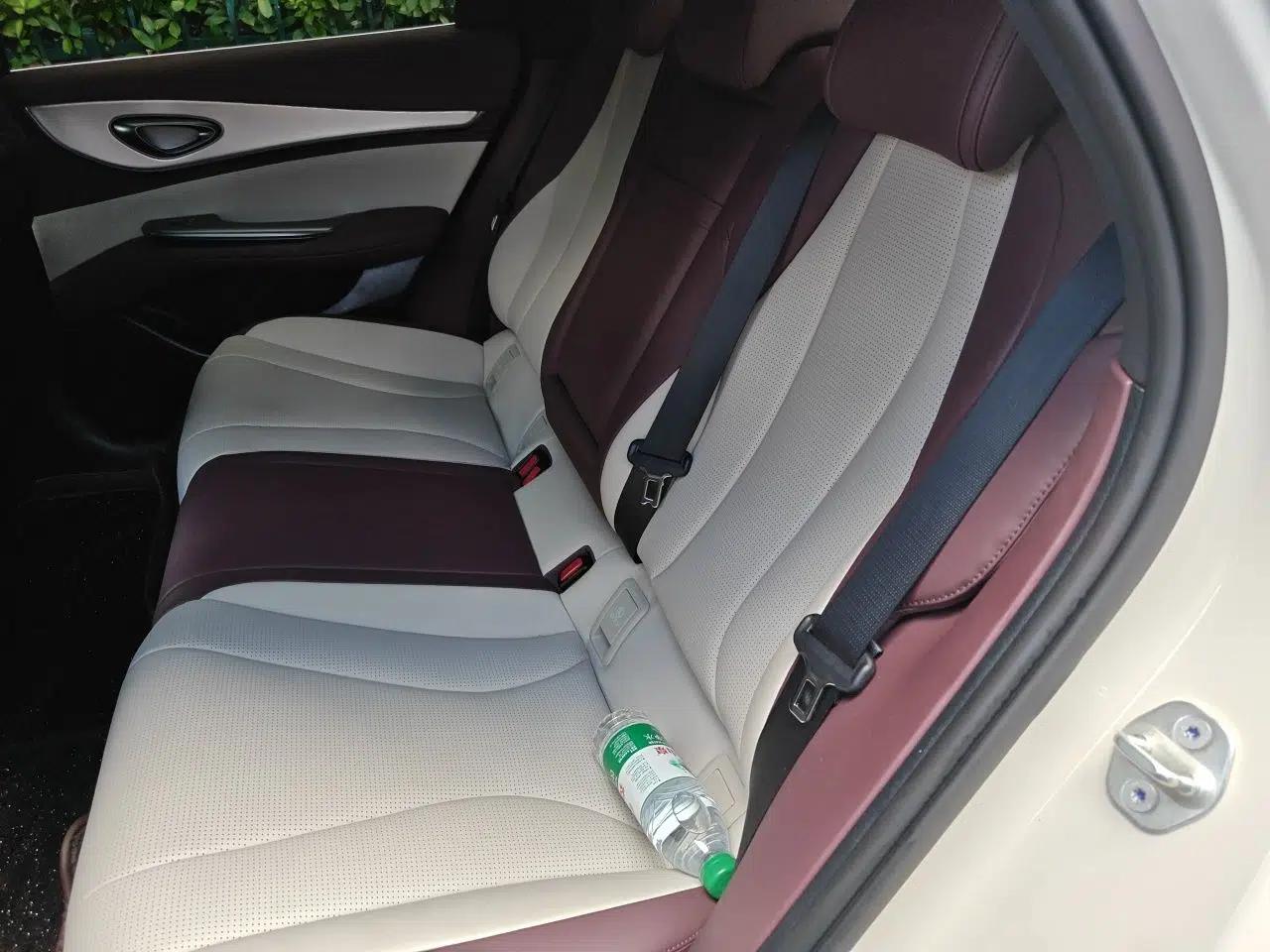 BYD Seal 07 DM-i 2025 Intelligent Driving Version DM-i 1.5L 125 km Luxury Edition — миниатюра 17