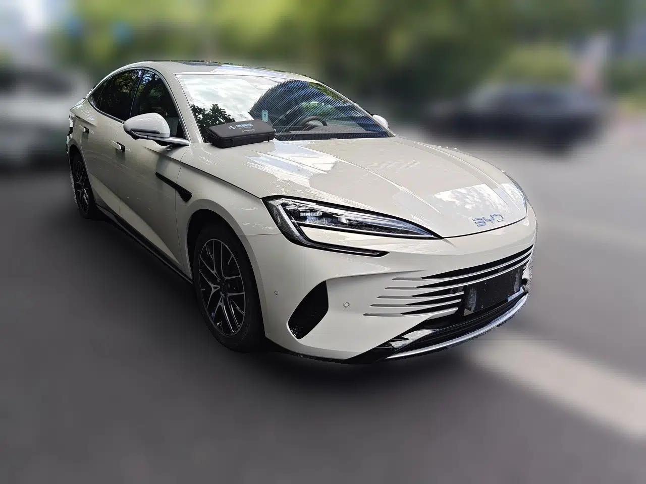 BYD Seal 07 DM-i 2025 Intelligent Driving Version DM-i 1.5L 125 km Luxury Edition — миниатюра 3