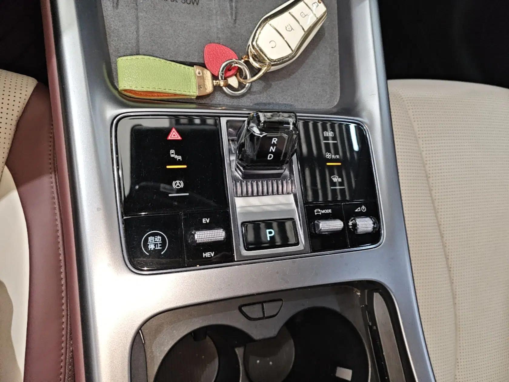 BYD Seal 07 DM-i 2025 DM-i 1.5L 125km Luxury Model — миниатюра 16