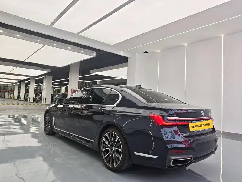 2019 BMW 7 Series 740Li Leading Edition M Sport Package — миниатюра 4