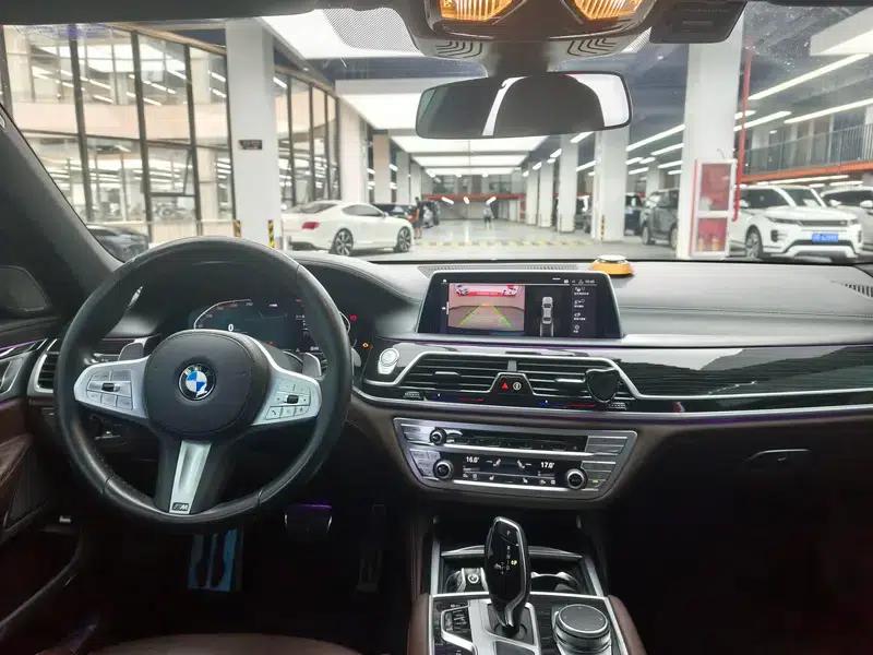 2019 BMW 7 Series 740Li Leading Edition M Sport Package — миниатюра 6