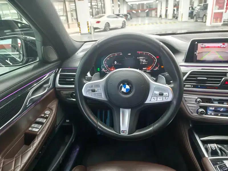 2019 BMW 7 Series 740Li Leading Edition M Sport Package — миниатюра 8