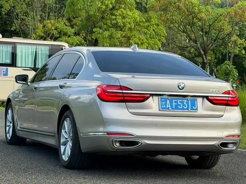 2016 BMW 7 Series 730Li Leading Edition — миниатюра 4