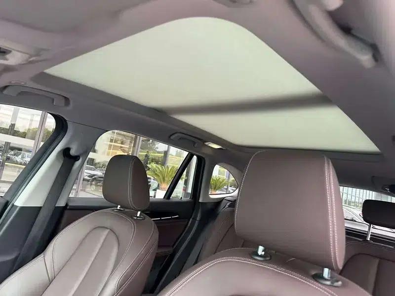 BMW X1 2021 sDrive25Li Leading Edition — миниатюра 16
