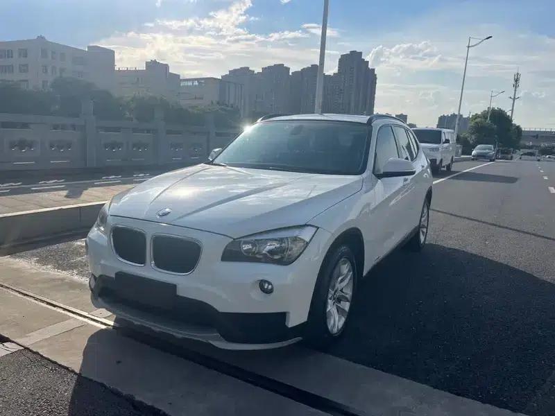 BMW X1 2014 sDrive18i Fashion Edition — миниатюра 1