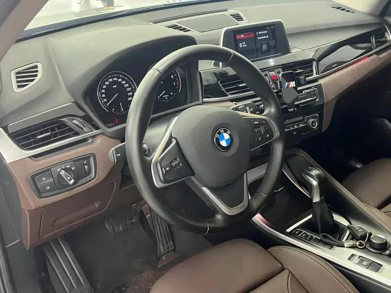 BMW X1 2018 sDrive18Li Premium — миниатюра 14