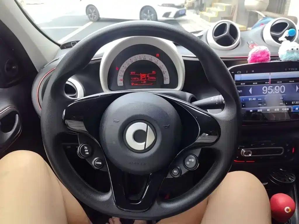 2016 Smart Forfour 1.0L 52kW Dynamic Edition — миниатюра 11