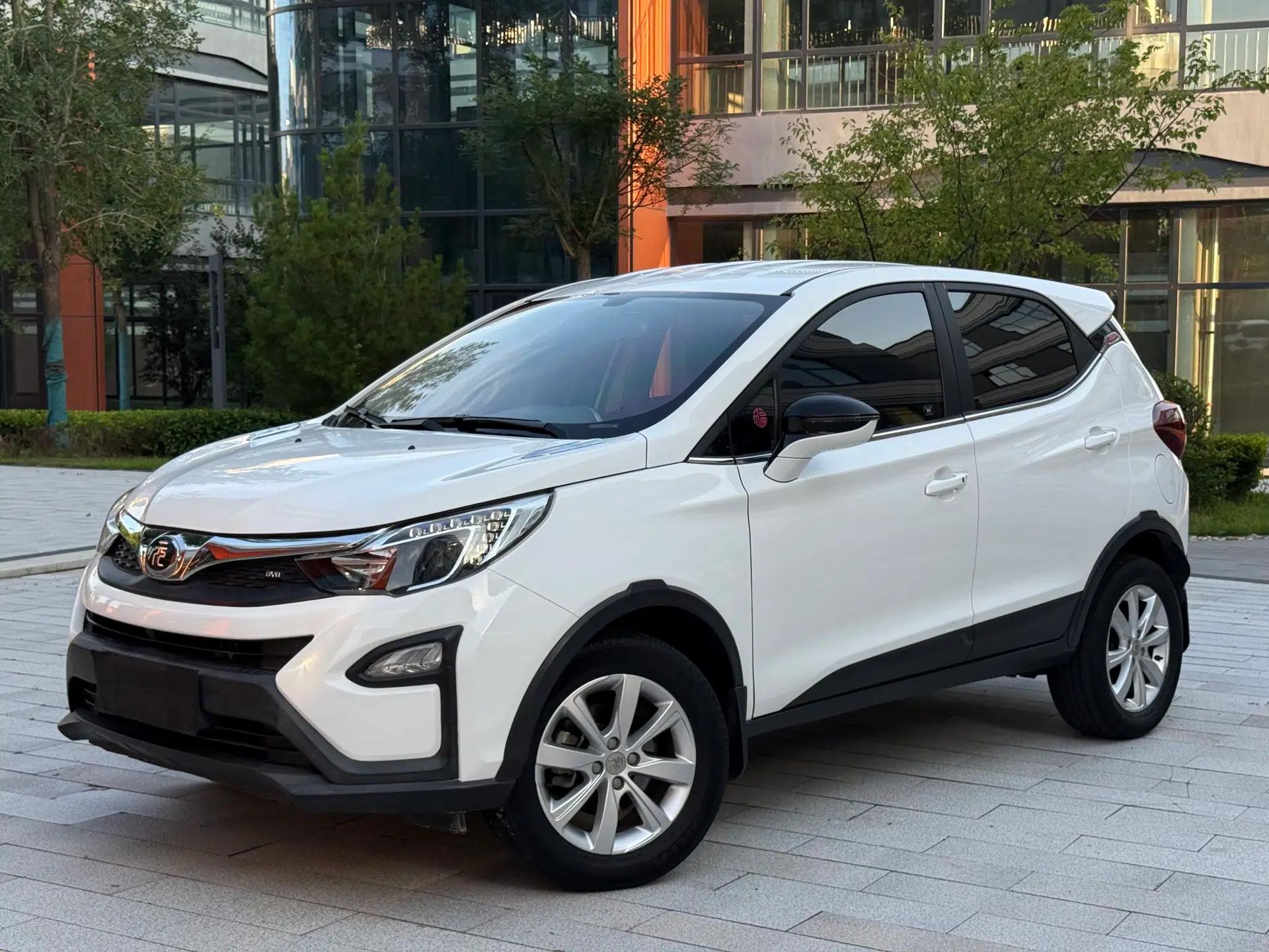 BYD Yuan 2017 1.5L Automatic Cool & Stylish Model — миниатюра 1