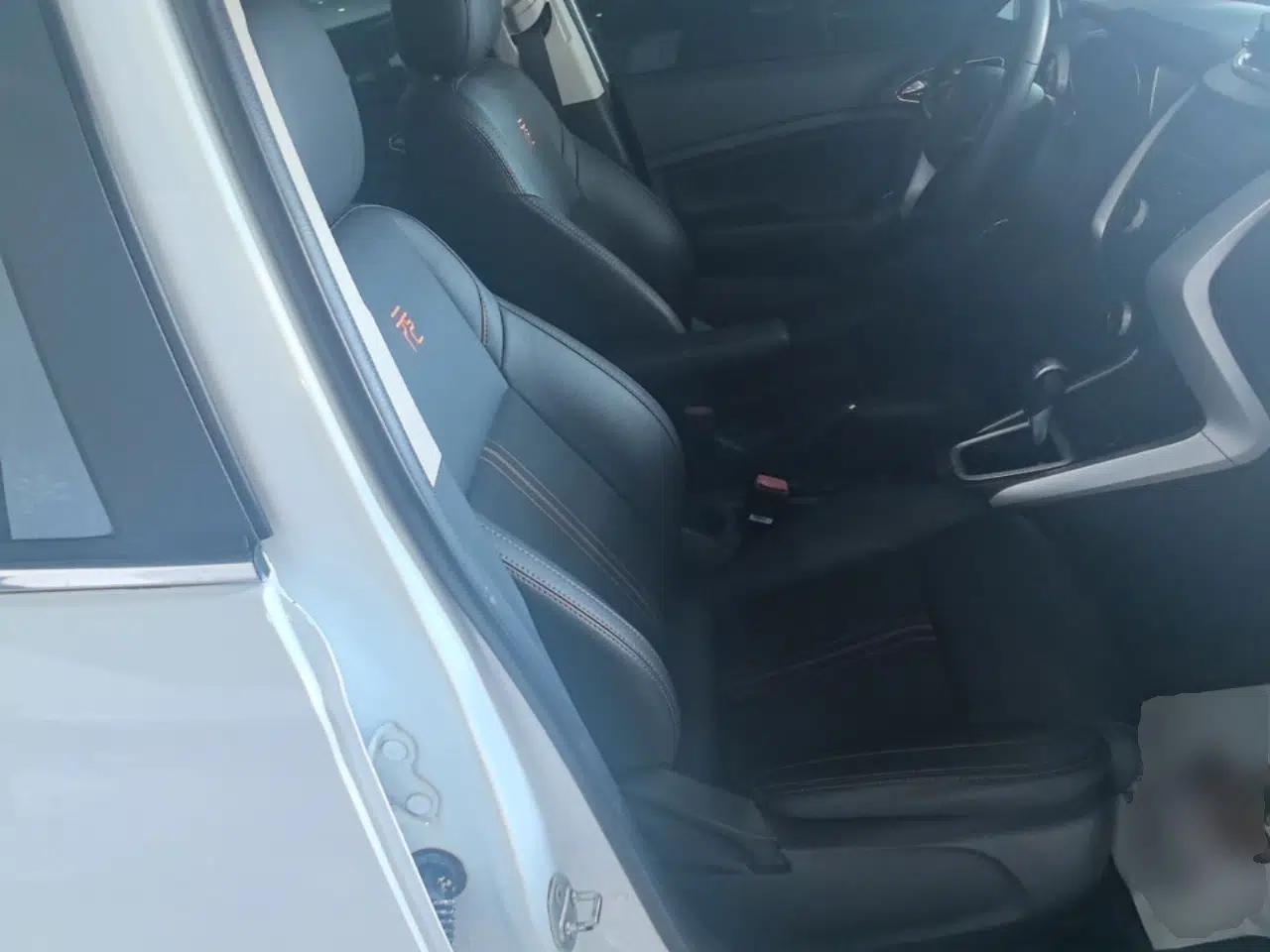 BYD Yuan 2017 1.5L Automatic Cool & Stylish Model — миниатюра 24