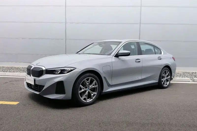 BMW i3 2026 eDrive35L — миниатюра 1