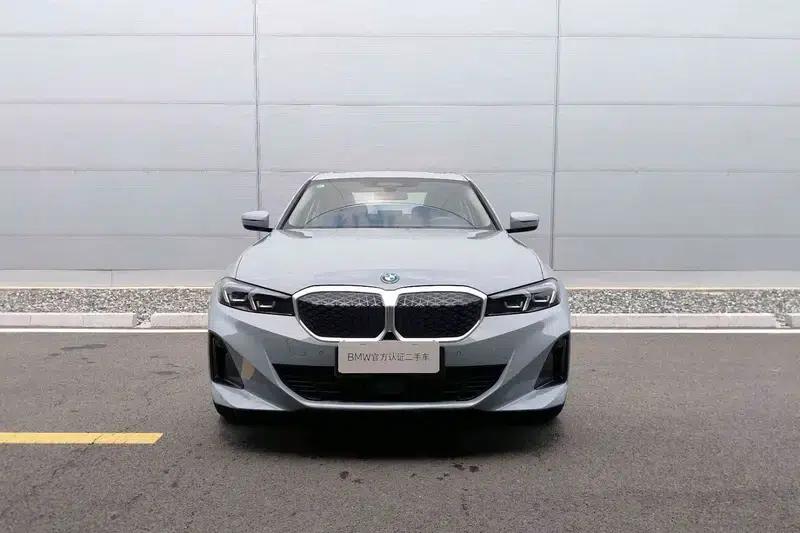 BMW i3 2026 eDrive35L — миниатюра 2