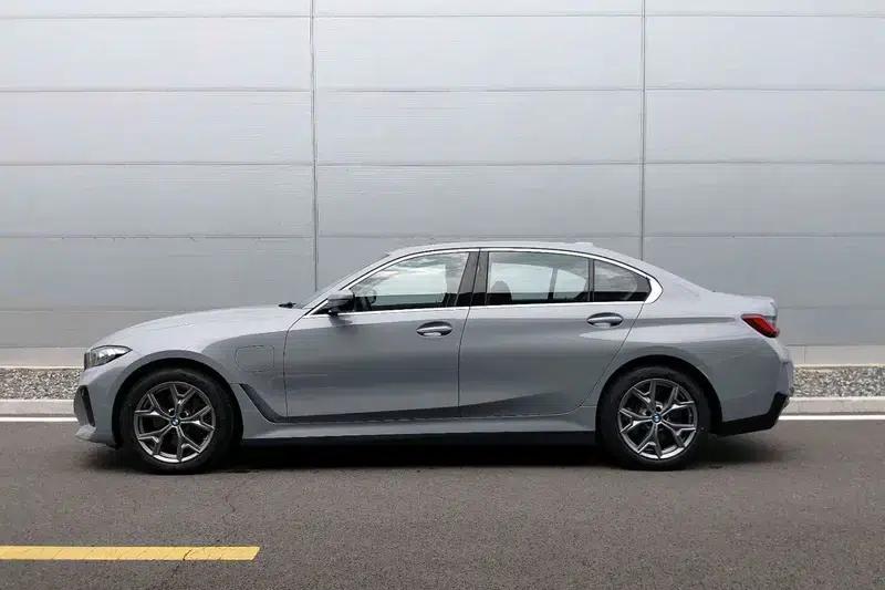 BMW i3 2026 eDrive35L — миниатюра 3