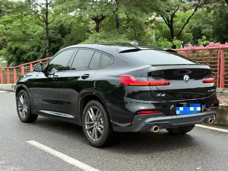 2019 BMW X4 xDrive25i M Sport Package — миниатюра 3