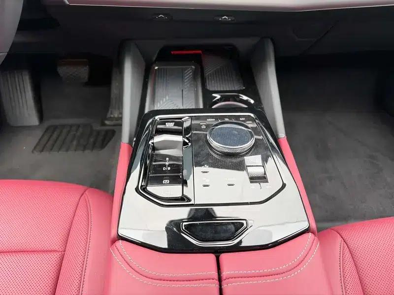 BMW i5 2025 eDrive40L M Sport Package — миниатюра 8